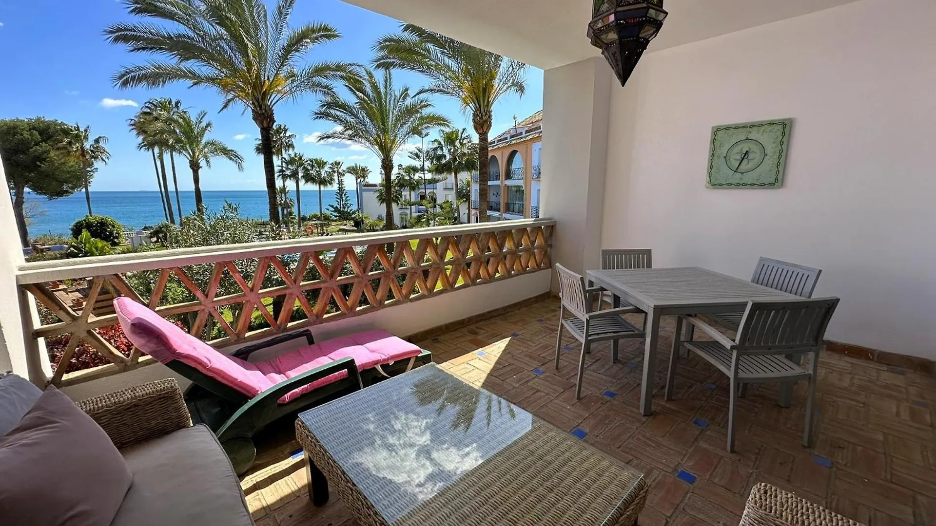 Apartamento La Perla de Marakech Estepona 0*,  España
